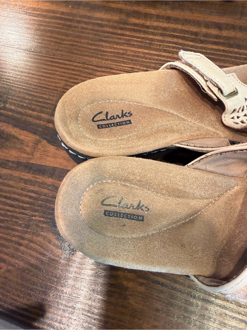 Clarks Collection Leather Slide Sandals Beige Cutout Comfort Wedge Size 7M - Picture 3 of 8